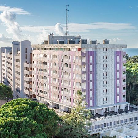 Hotel Regina 利尼亚诺萨比亚多罗 外观 照片
