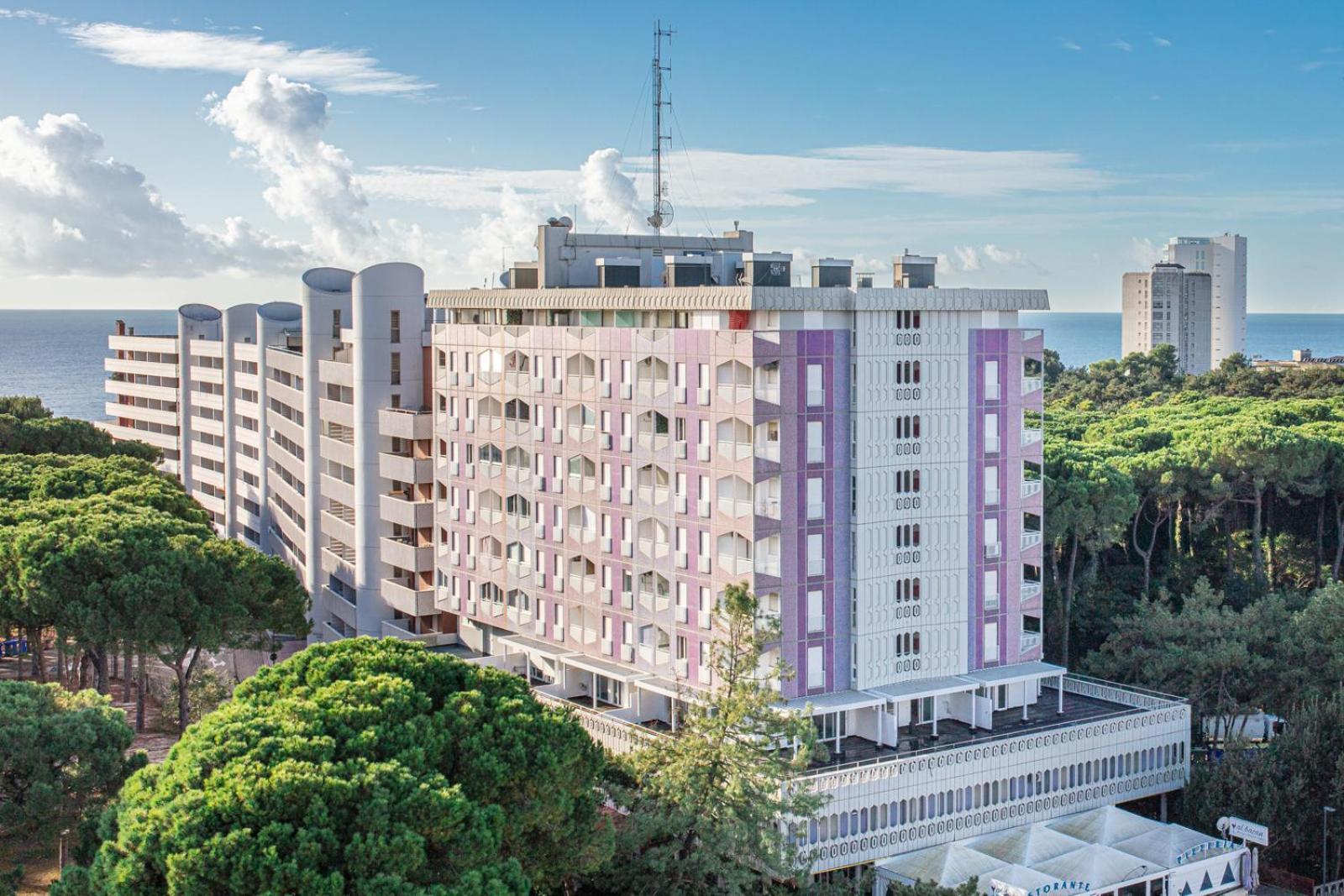 Hotel Regina 利尼亚诺萨比亚多罗 外观 照片