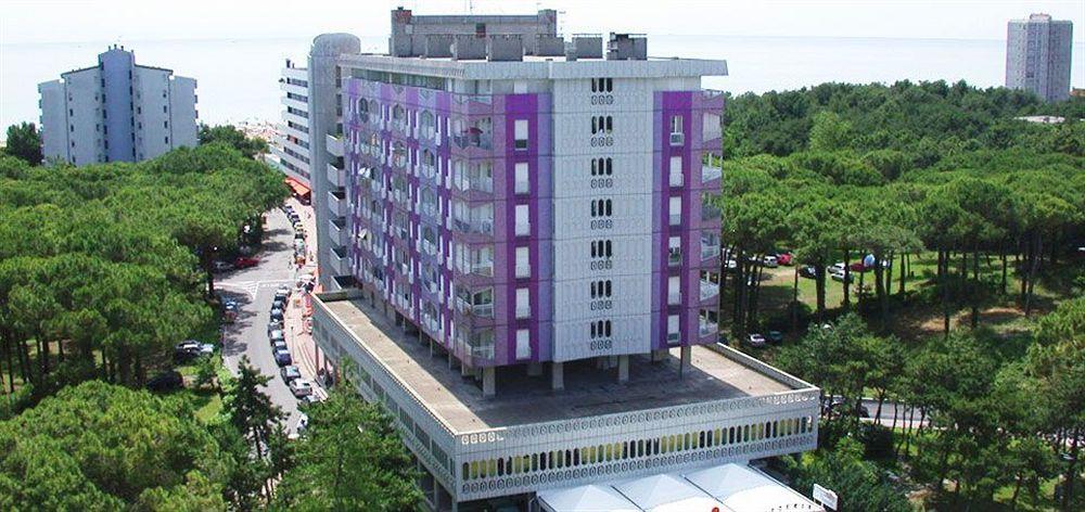 Hotel Regina 利尼亚诺萨比亚多罗 外观 照片